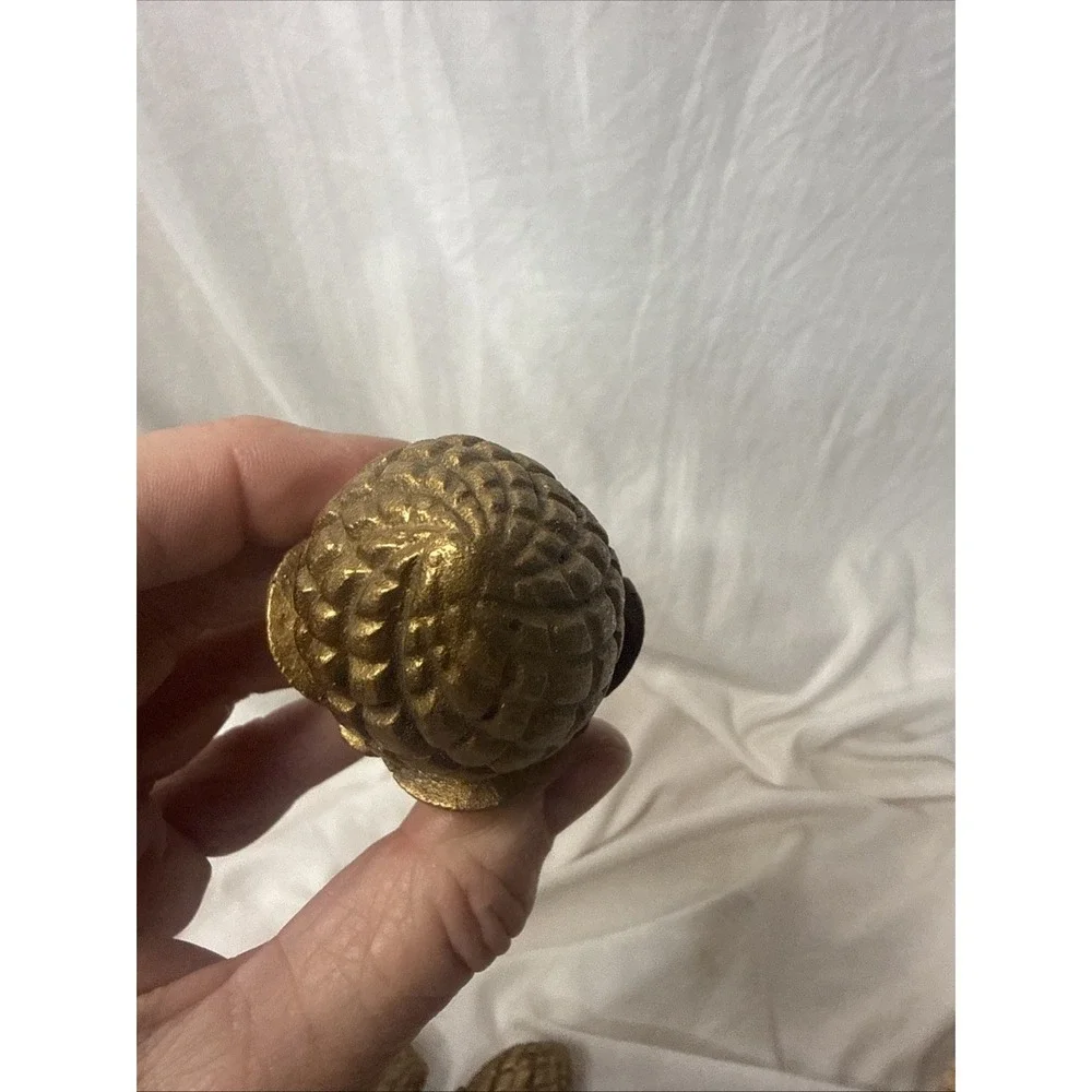 VTG Pineapple PineCone Gold Leaf Leaves Detailed Resin 3